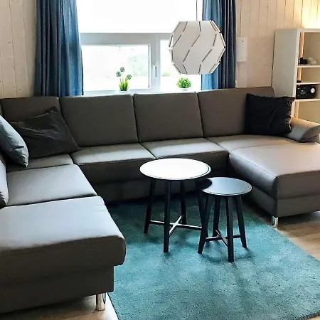 Five-bedroom Holiday In 1 Grömitz