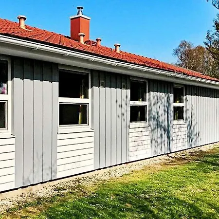 Five-bedroom Holiday In 1
