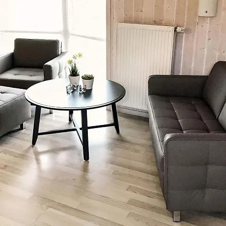 Five-bedroom Holiday In 1 Ferienhaus