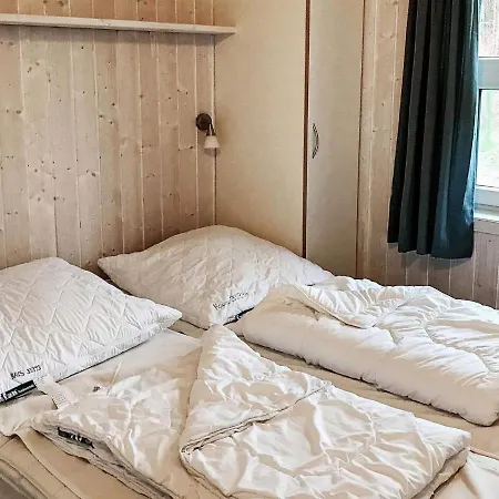 Five-bedroom Holiday In 1 Ferienhaus